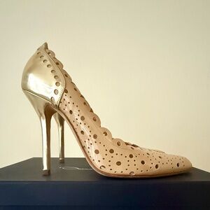 Glorious Oscar de la Renta heels